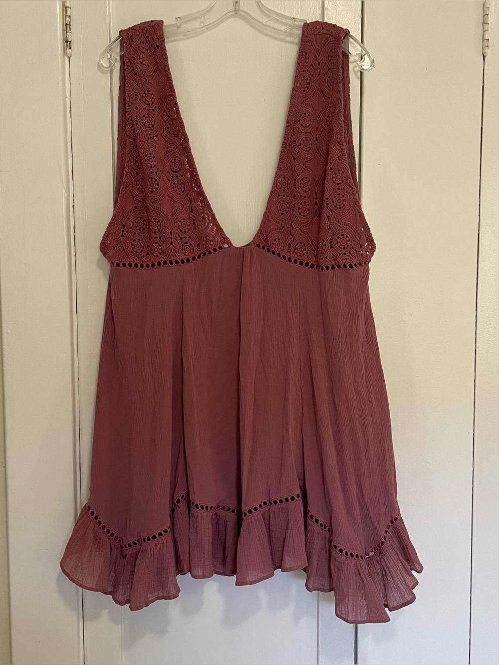Free People Rose Mauve Crochet- Freya Mini dress ruffle hem large